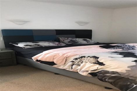 Photo of property in 13 Booralee Avenue, Botany Downs, Auckland, 2010