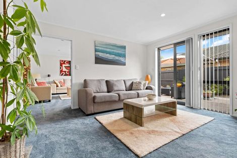 Photo of property in 28 Seabreeze Place, Papamoa Beach, Papamoa, 3118