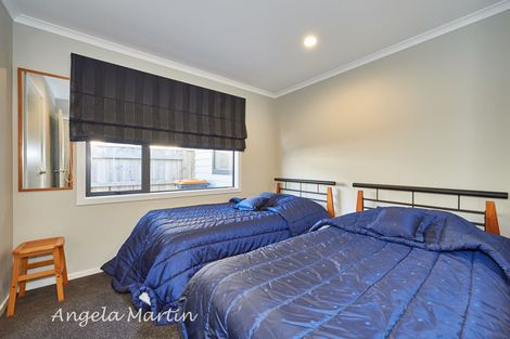 Photo of property in 1 Cullen Court, Palmerston North, 4410