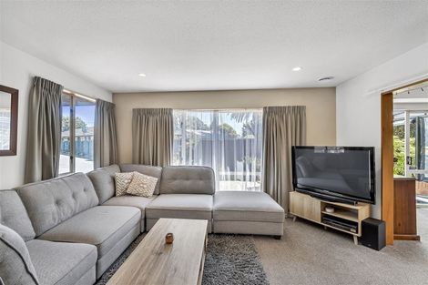 Photo of property in 100a Withells Road, Avonhead, Christchurch, 8042