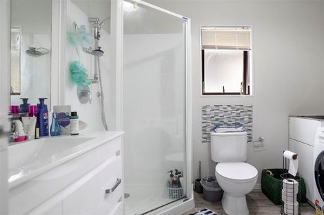 Photo of property in 53 Universal Drive, Henderson, Auckland, 0610