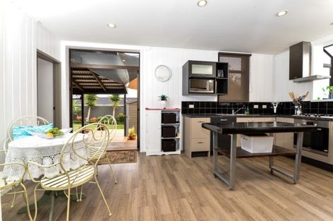 Photo of property in 50 Poaka Avenue, Dinsdale, Hamilton, 3204