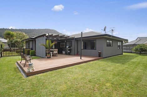 Photo of property in 9 Caulfield Place, Pukehangi, Rotorua, 3015