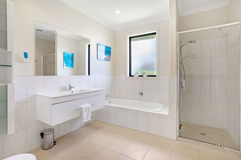 Photo of property in 10 Ringwood Place, Whitianga, 3510