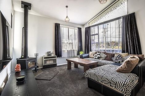 Photo of property in 5 Walton Road, Paraparaumu Beach, Paraparaumu, 5032