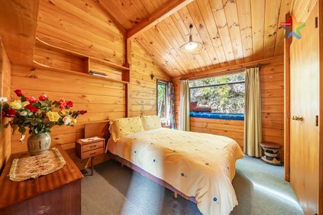 Photo of property in 321 Marine Drive, York Bay, Lower Hutt, 5013