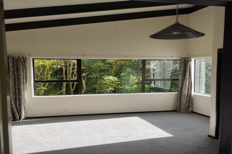 Photo of property in 19 Carluke Street, Paparangi, Wellington, 6037