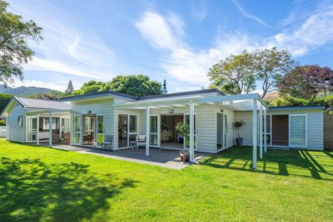 Photo of property in 16 Sunny Glen, Waikanae, 5036
