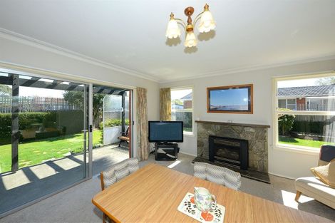Photo of property in 25 Oakfield Street, Burnside, Christchurch, 8053