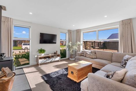 Photo of property in 49 Fairbairn Road, Rolleston, 7614