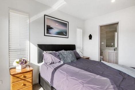 Photo of property in 8/26 Long Bay Drive, Torbay, Auckland, 0630