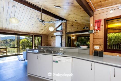 Photo of property in 10 Hobbit Lane, Pinehaven, Upper Hutt, 5371