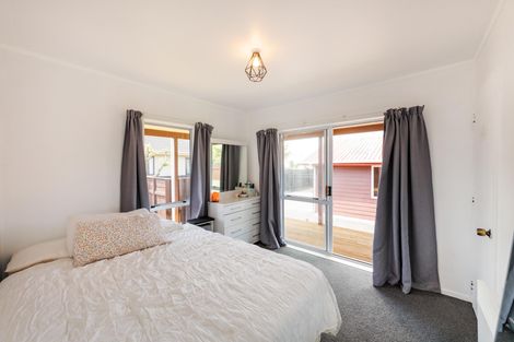 Photo of property in 21 Dalfield Place, Highbury, Palmerston North, 4412