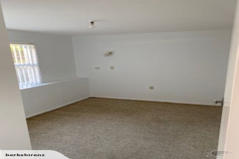 Photo of property in 73 Waimumu Road, Massey, Auckland, 0614