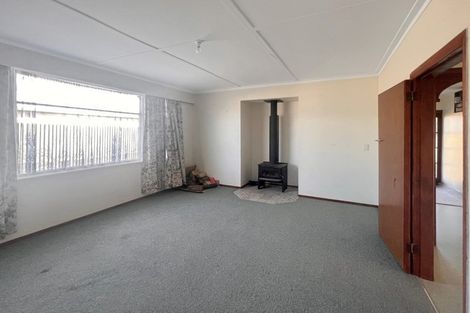 Photo of property in 5 Arawa Place, Castlecliff, Whanganui, 4501