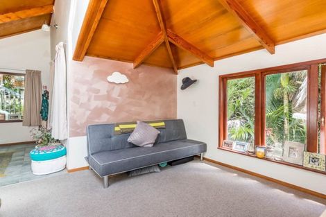 Photo of property in 36 Paturoa Road, Titirangi, Auckland, 0604