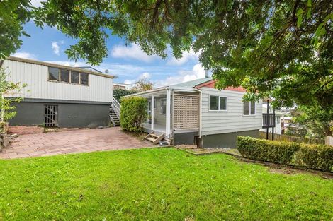 Photo of property in 2/7 Taurus Crescent, Beach Haven, Auckland, 0626