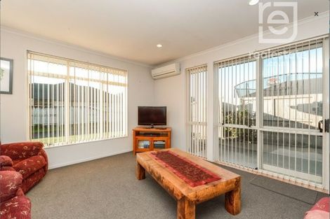 Photo of property in 17 Farnham Close, Rototuna North, Hamilton, 3210