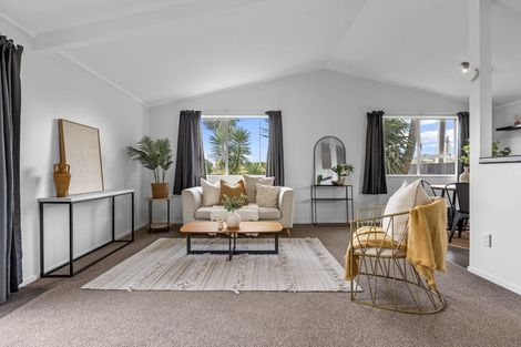 Photo of property in 24 Kaitemako Road, Welcome Bay, Tauranga, 3112