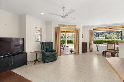 Photo of property in 105 Yorke Road, Haruru, 0204