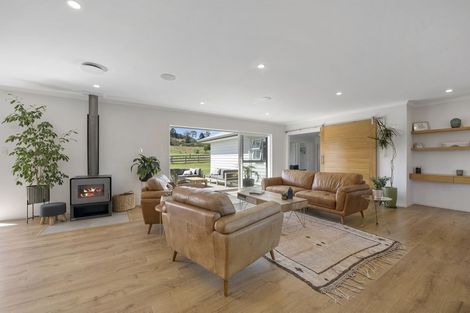 Photo of property in 53b Russell Road, Wainui, Silverdale, 0992