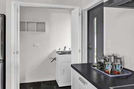 Photo of property in 102 Seaview Road, Westown, New Plymouth, 4310