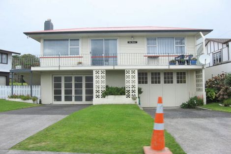 Photo of property in 48 Messenger Terrace, Oakura, 4314
