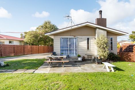 Photo of property in 9 Lyndale Place, Kelvin Grove, Palmerston North, 4414