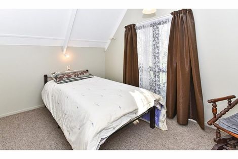 Photo of property in 2/10 Mcinnes Road, Weymouth, Auckland, 2103