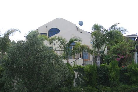 Photo of property in 2/27 Commodore Parry Road, Castor Bay, Auckland, 0620