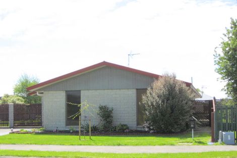 Photo of property in 10 Watson Place, Rangiora, 7400