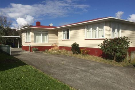 Photo of property in 6 Stephen Avenue, Henderson, Auckland, 0610