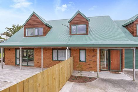 Photo of property in 6a Gills Avenue, Papakura, 2110