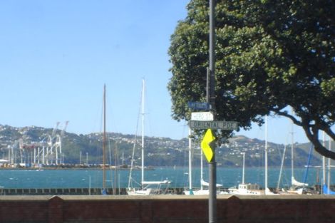 Photo of property in 82 Oriental Parade, Oriental Bay, Wellington, 6011