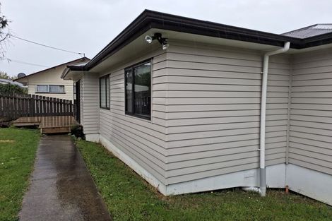 Photo of property in 72 Parrs Cross Road, Henderson, Auckland, 0612