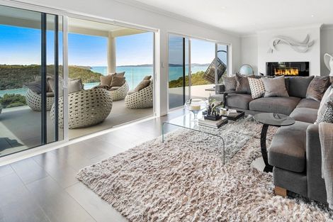 Photo of property in 8 Kotare Place, Sandspit, Warkworth, 0982