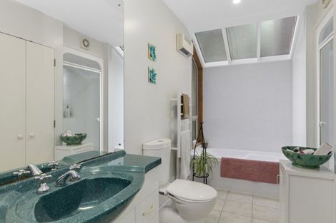 Photo of property in 12-12a Maungaraki Road, Korokoro, Lower Hutt, 5012