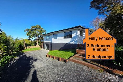 Photo of property in 1 Fernhaven Place, Massey, Auckland, 0614