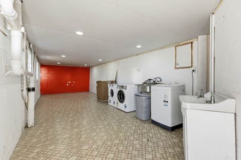 Photo of property in 330 Great South Road, Opaheke, Papakura, 2113