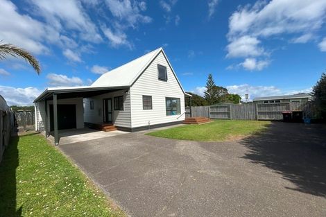 Photo of property in 884b Papamoa Beach Road, Papamoa Beach, Papamoa, 3118
