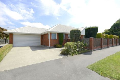 Photo of property in 141 Avonhead Road, Avonhead, Christchurch, 8042