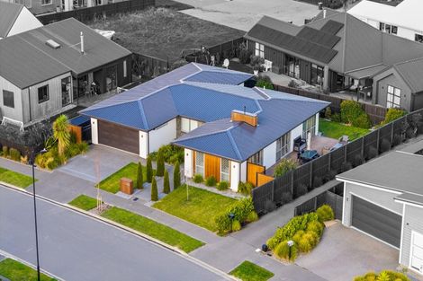 Photo of property in 8 Irvines Track, Halswell, Christchurch, 8025