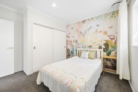 Photo of property in 8 Boeing Way, Newlands, Wellington, 6037