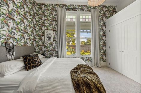 Photo of property in 329 Mangorei Road, Merrilands, New Plymouth, 4312