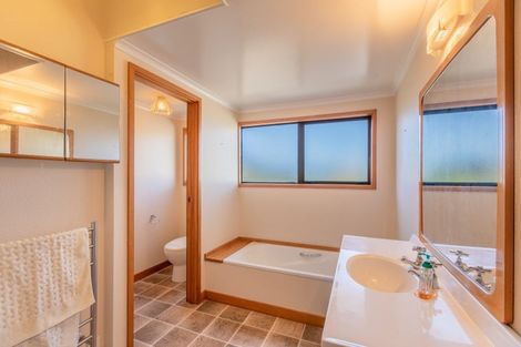 Photo of property in 39 Main Rd Clive, Clive, 4102