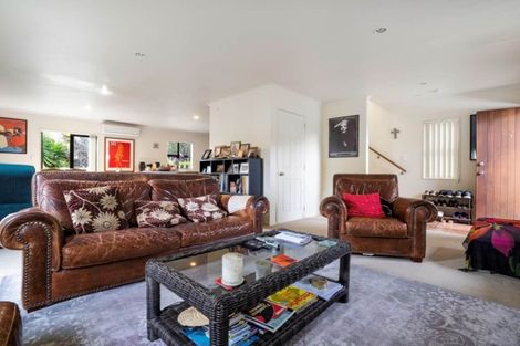 Photo of property in 3a Seacrest Drive, West Harbour, Auckland, 0618