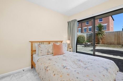 Photo of property in 2/4 Nova Place, Christchurch Central, Christchurch, 8011