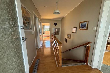 Photo of property in 272 Dowse Drive, Maungaraki, Lower Hutt, 5010