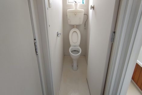 Photo of property in 25 Lisa Rise, Half Moon Bay, Auckland, 2012