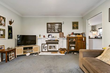 Photo of property in 59 Divich Avenue, Te Atatu South, Auckland, 0610